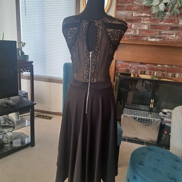 Clothes - Picture 4 of 4